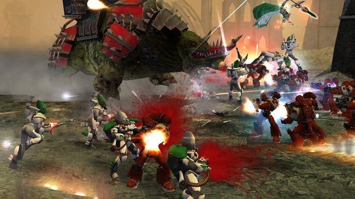 Μια χαοτική σκηνή μάχης στο Warhammer 40K: Dawn of War