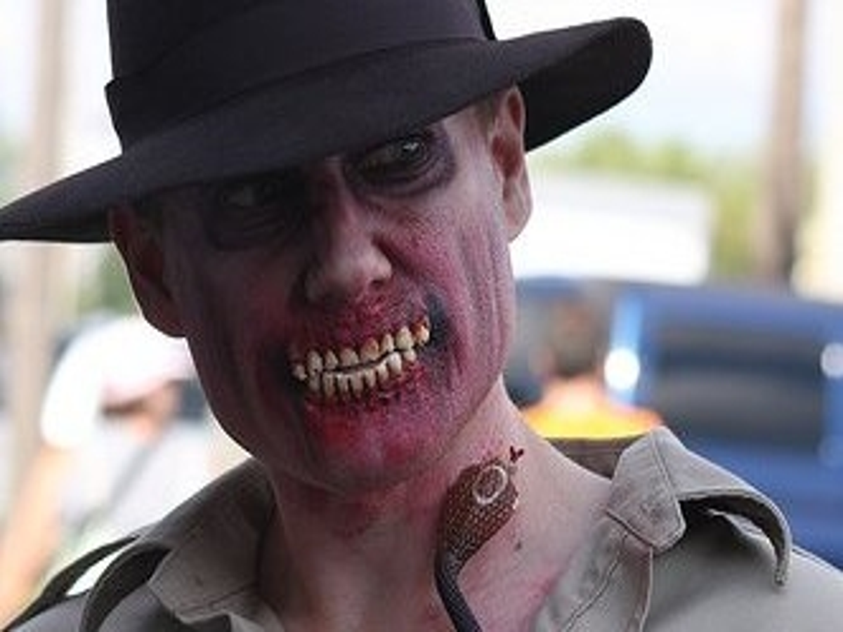 Indiana Jones - Zombie Terror  Play Now Online for Free 