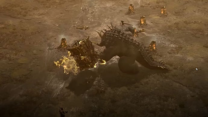 Avarice de Diablo 4, el Gold Cursed, usa su maza contra los jugadores.