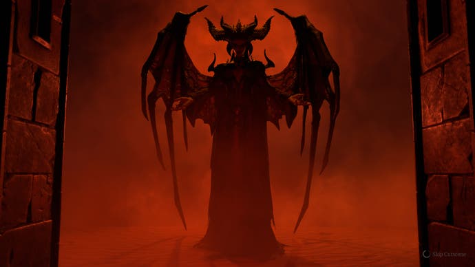Diablo 4 Screenshot zeigt die geflügelte Silhouette des Dämonlilith gegen einen rauchigen, blutroten Hintergrund einer Tür