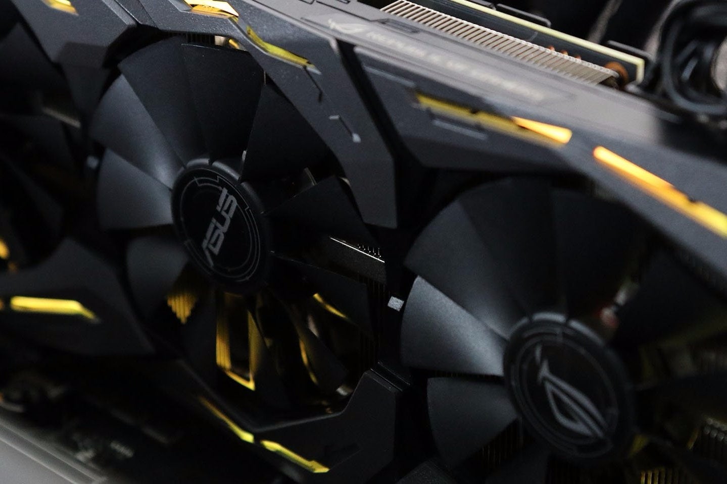 Asus geforce gtx hot sale 1070 turbo review