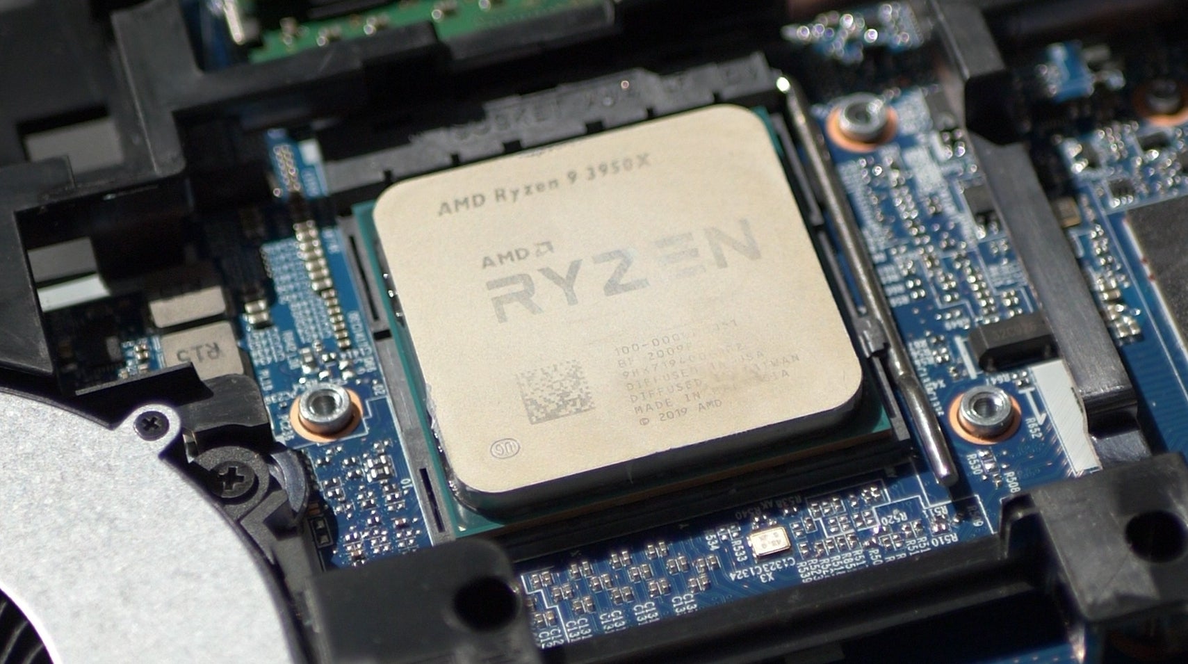 Amd ryzen 9 online 3950x chipset