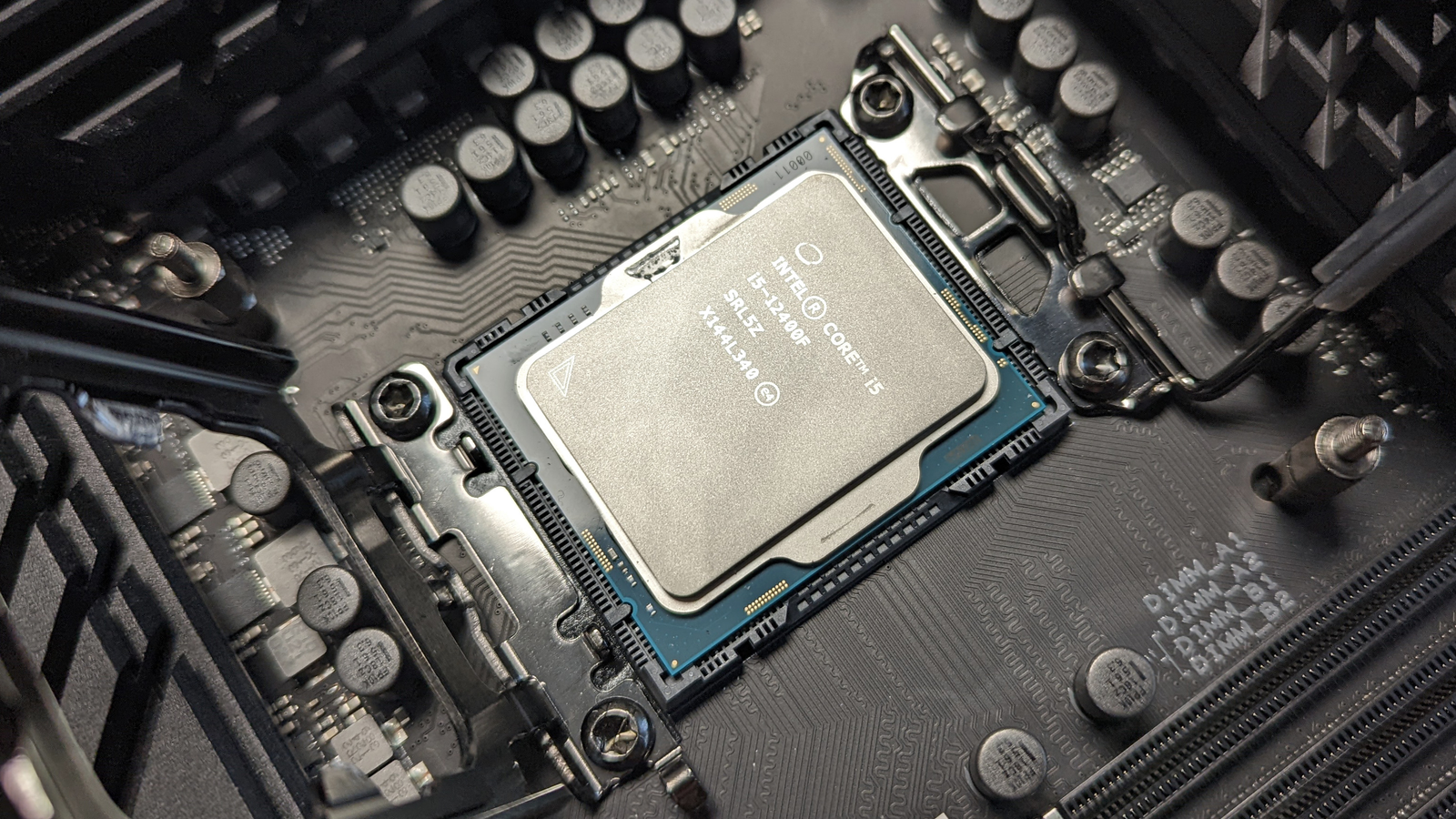 I5 12400 память. Intel Core i5 12400f. Процессор i7 12700k. Процессор Intel i5 12400f. Процессор Intel Core i5 12400 LGA 1700.