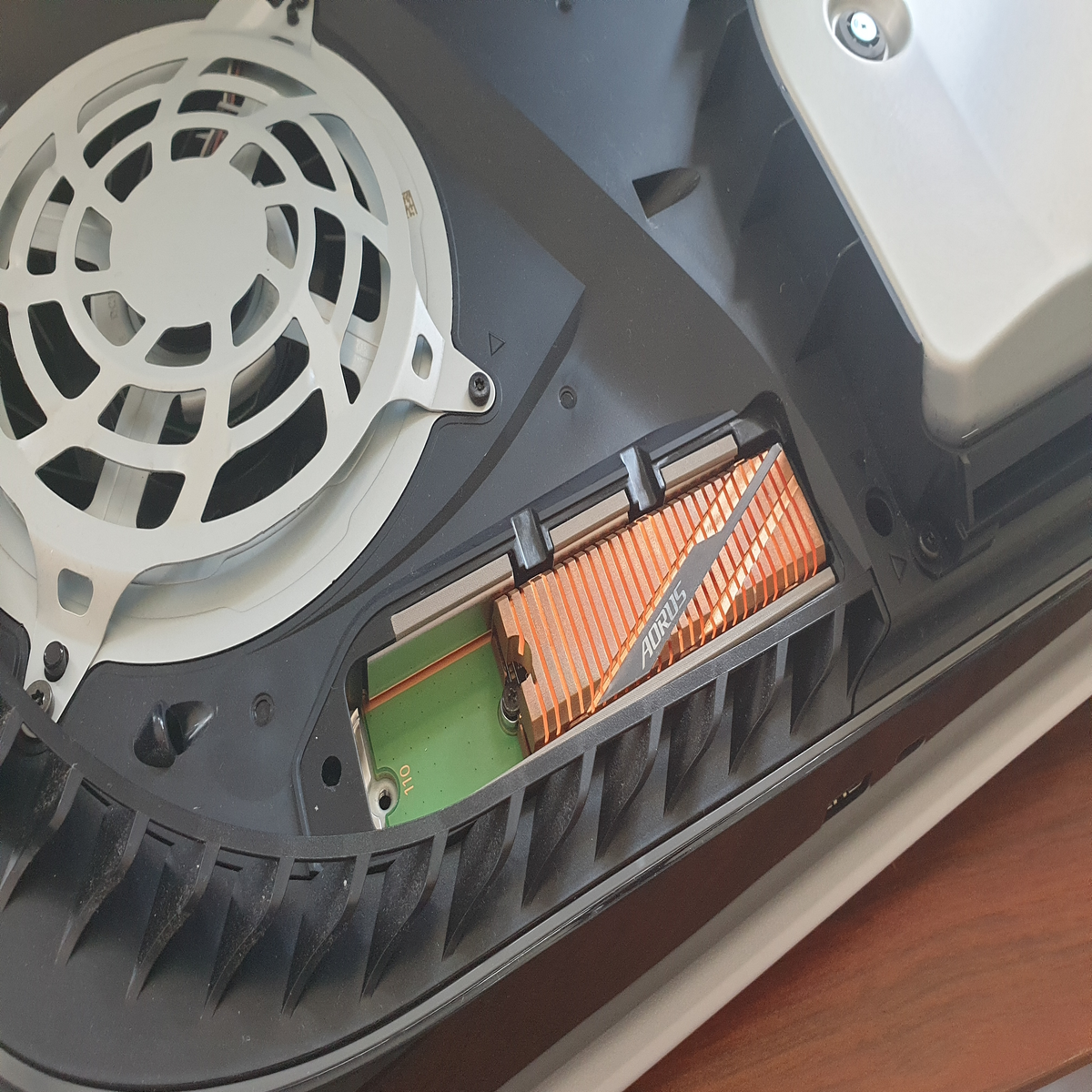 SSD no Playstation 5: mostramos como instalar e testamos a performance!