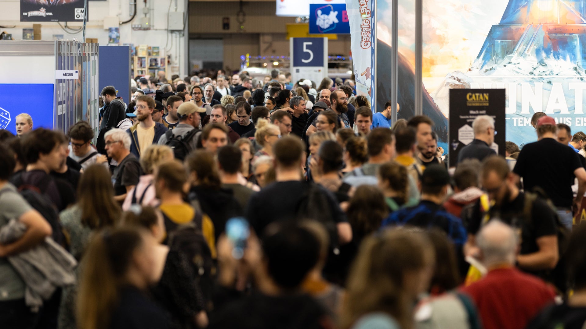 Essen Spiel 2024 Dates Will See The World S Largest Board Game Event   Essen Spiel 2023 Crowd 