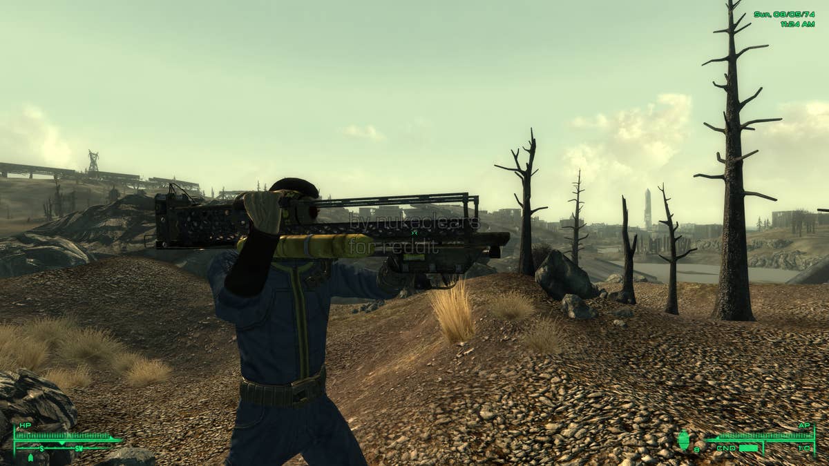 How do 'Fallout: New Vegas' and 'Fallout 4' compare to one another