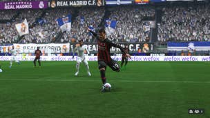 Theo Hernandez, one of the best defenders in FIFA 23, lining up a pass to a teammate