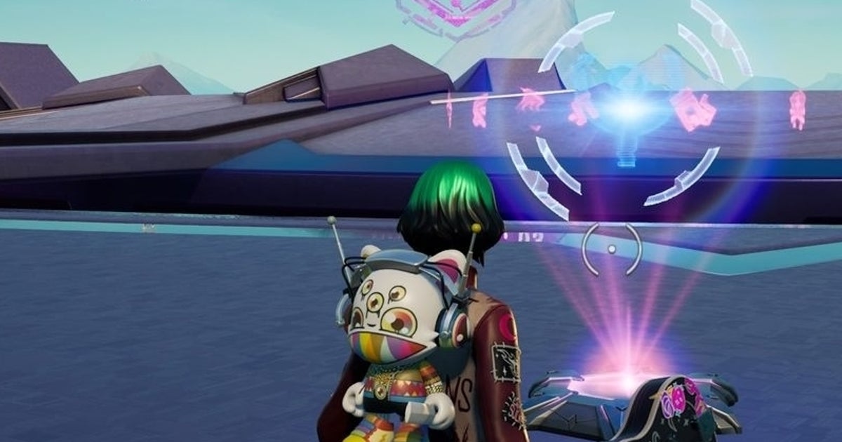 Fortnite How to use an Alien Hologram Pad on top of the Party UFO