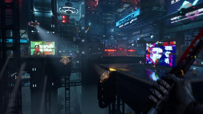 Regard sur une ville cyberpunk dans Ghostrunner 2.