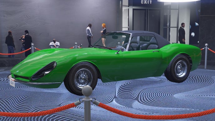 גרוטי סטינגר על פודיום המכונית בקזינו היהלומים ב- GTA Online