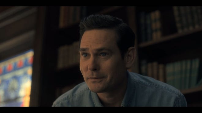 Henry Thomas in The Haunting of Hill House
