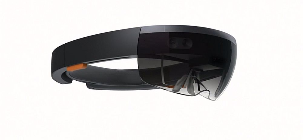 Microsoft looking into possible HoloLens support for PC Xbox One