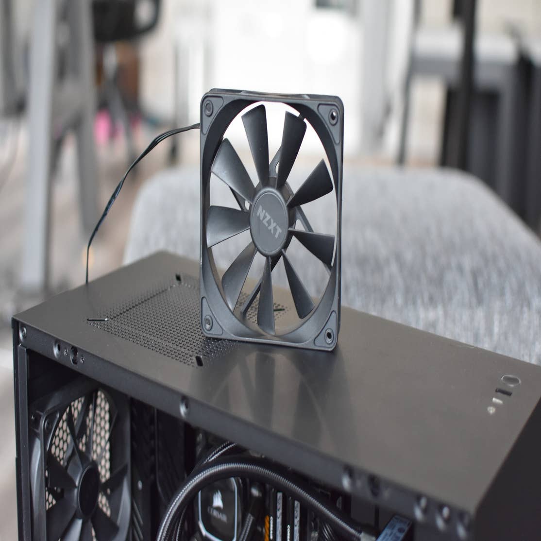 Kurv optager gennembore How to install a PC case fan | Rock Paper Shotgun