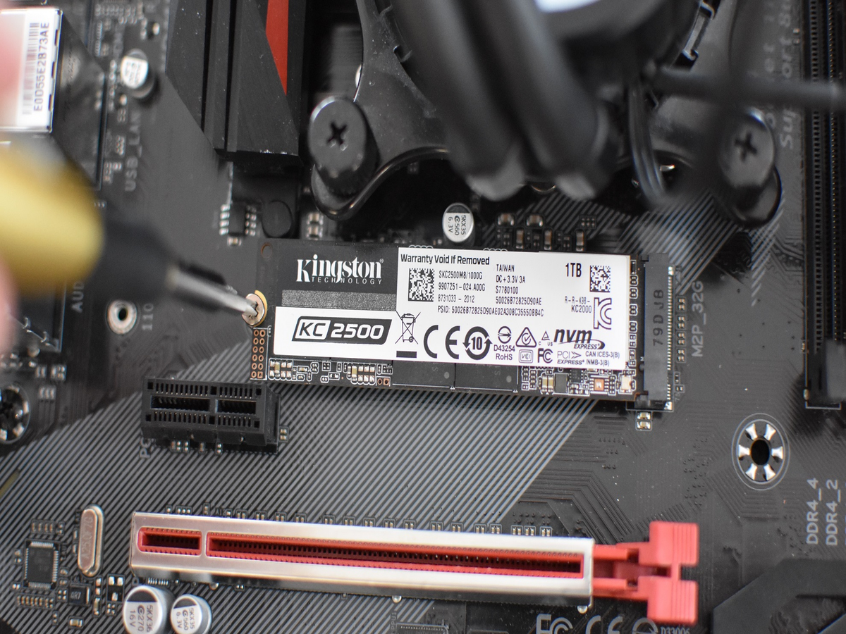 How to install an SSD or HDD