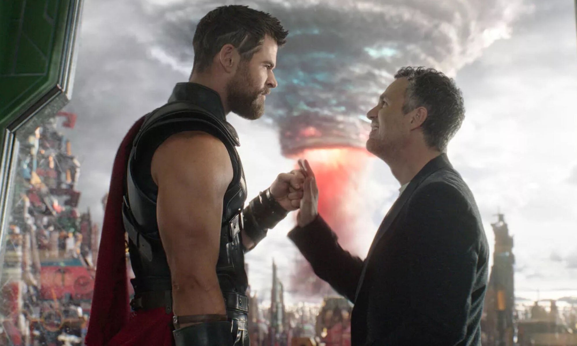 Chris Hemsworth & Mark Ruffalo might be reuniting for a crime heist movie, but not at Marvel Studios
