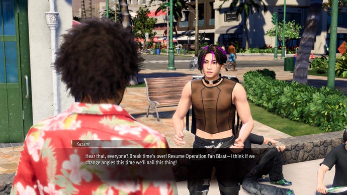 Ichiban chats to a rockstar on Honolulu beach in Like A Dragon: Infinite Wealth.