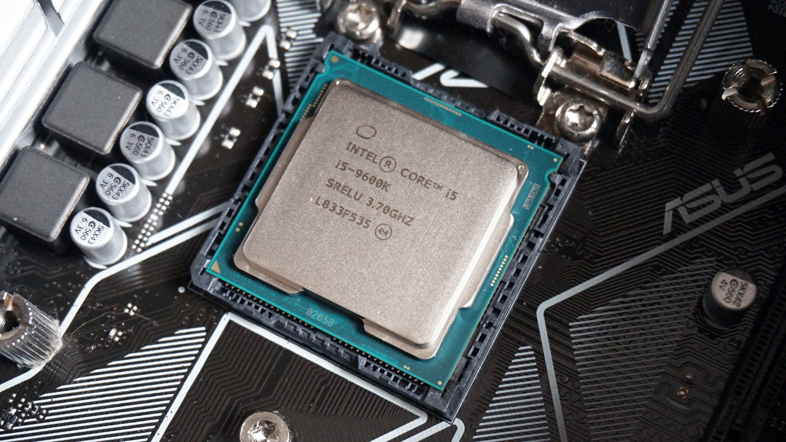 Smitsom sygdom tunge legation Intel Core i5-9600K review: Our new best gaming CPU champion | Rock Paper  Shotgun