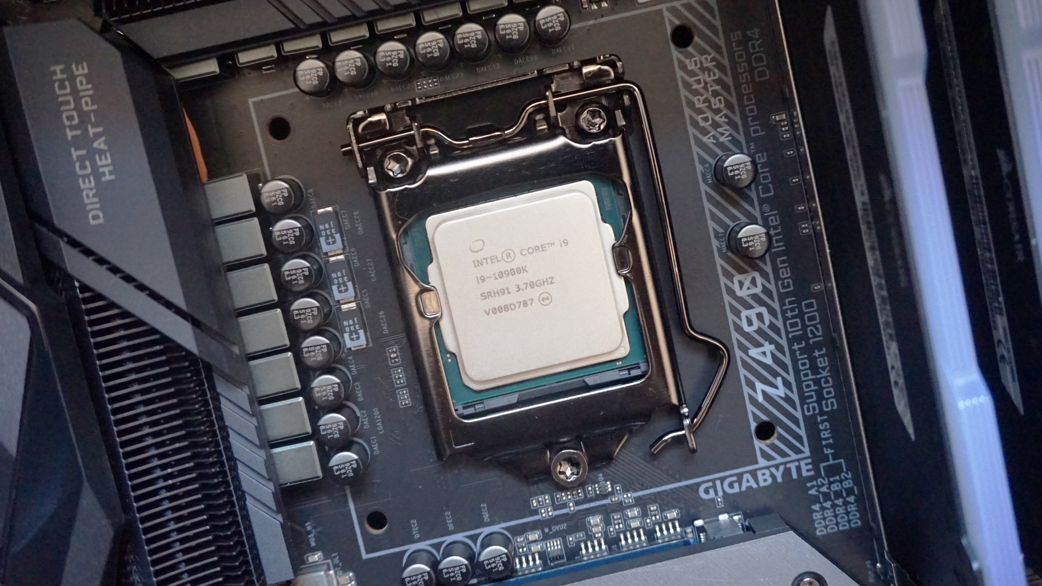 Intel Core i9-10900K i9 10900K i910900K 10900K 3.7GHz deccore 20