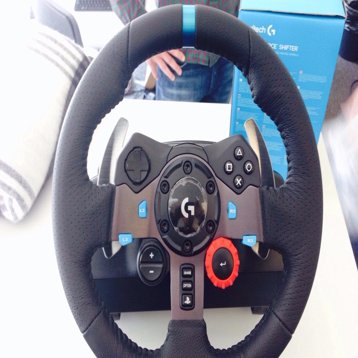 LOGITECH G29 Driving Force Racing Wheel - for PlayStation 4