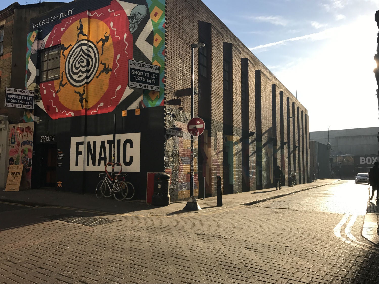 Fnatic Store London Unique Design | www.oceanproperty.co.th