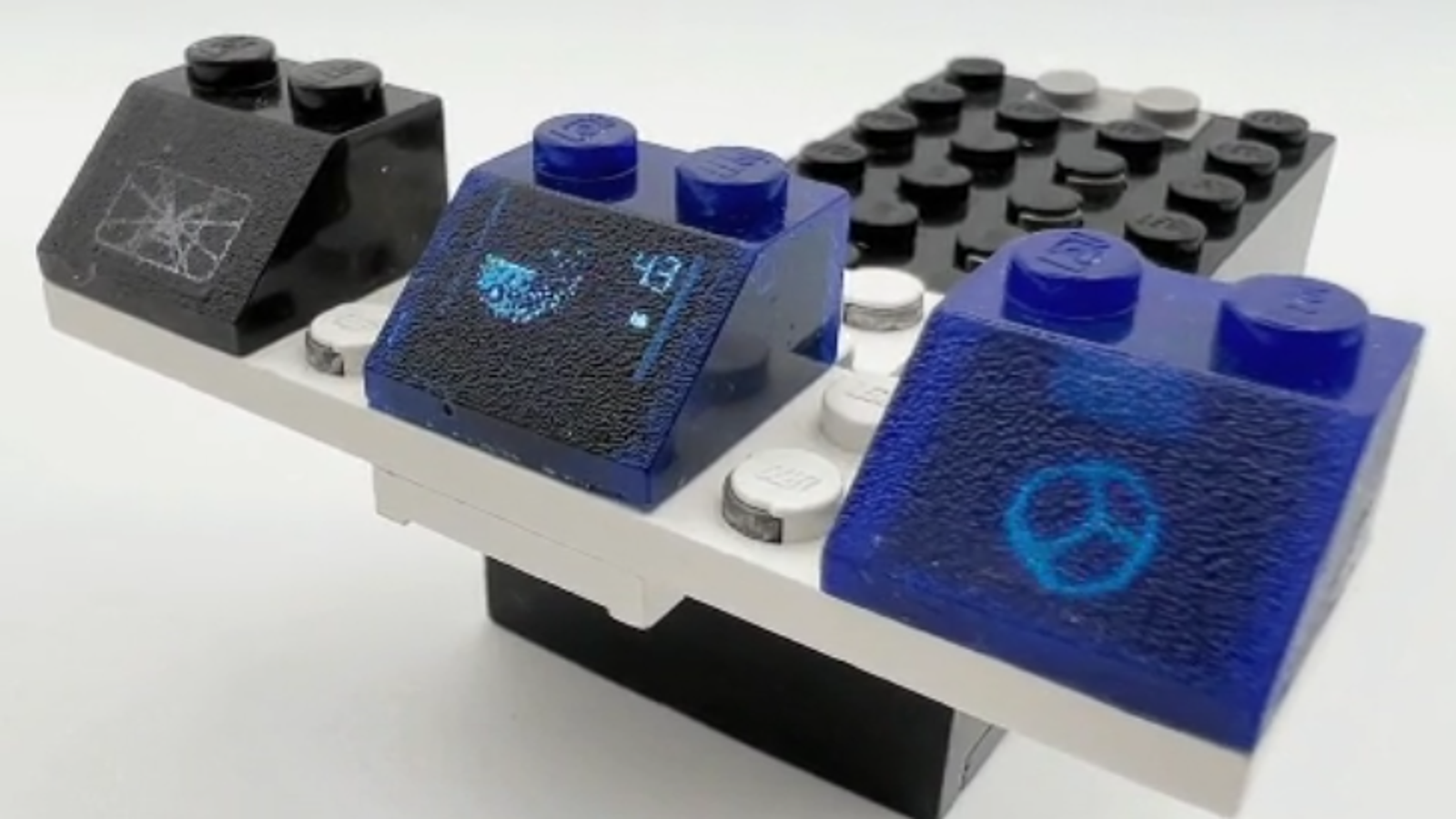 LEGO e i suoi mattoncini diventano dei computer nell'incredibile idea di un  ingegnere