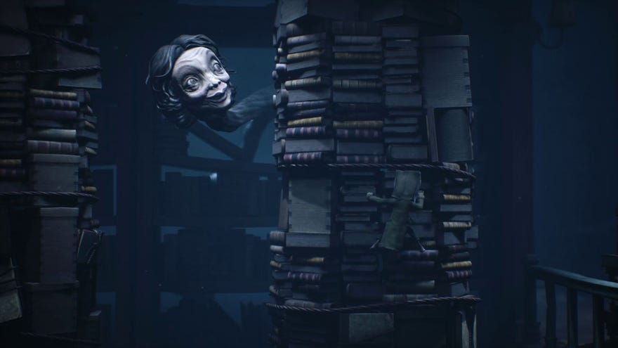Mono from Little Nightmares II is climbing on a stack of books, while hiding from a late middle aged woman's head, which is on a long, prehensile neck weaving between shelves.
