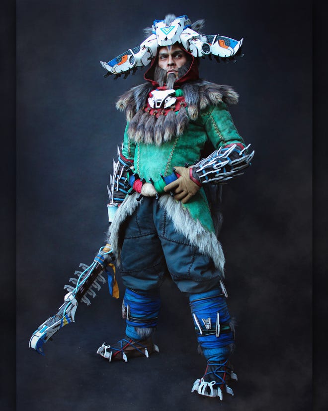 Ludus Cosplay as Aratak From Horizon Zero Dawn