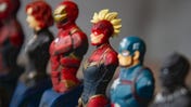 Marvel Collectors Chess Set Avengers closeup