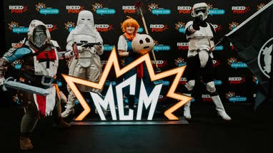 Vergil chair cosplay @ MCM Comic Con 2023 