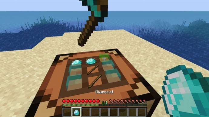 Een Minecraft -speler maakt een diamanten schoffel bovenop een knutseltafel met behulp van de Immersivemc Mod