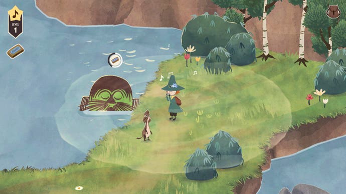 اسکرین شات از بازی Snufkin: Melody of Moominvalley که شخصیت اصلی اسنوفکین را نشان می دهد که در حال نواختن سازدهنی خود و همراه با آن، موجودی در آب را با یک سر بزرگ متقاعد می کند تا او را از طریق آن عبور دهد.