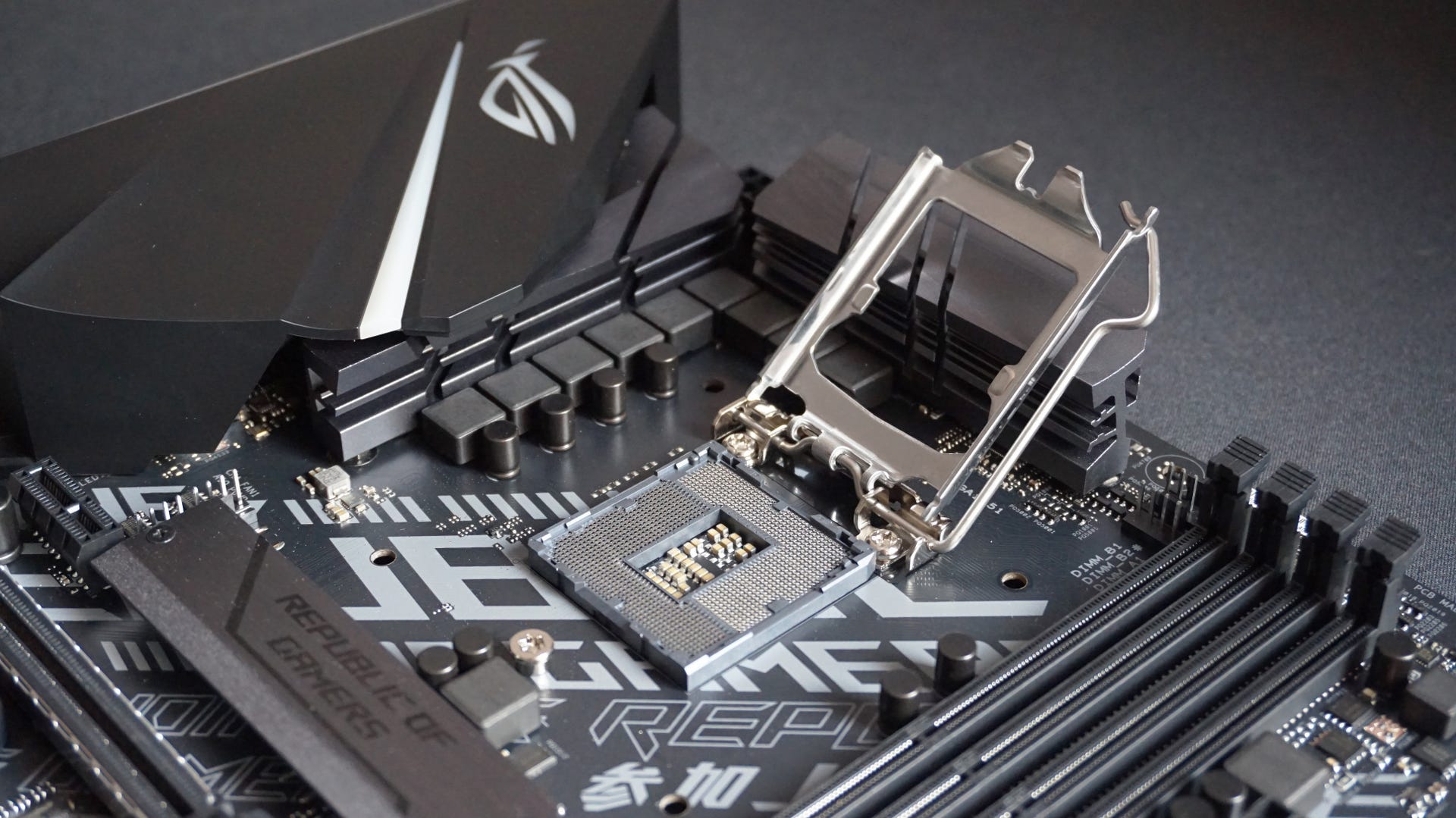 Tub noorden compenseren What motherboard do I need for my Intel or AMD Ryzen CPU? | Rock Paper  Shotgun
