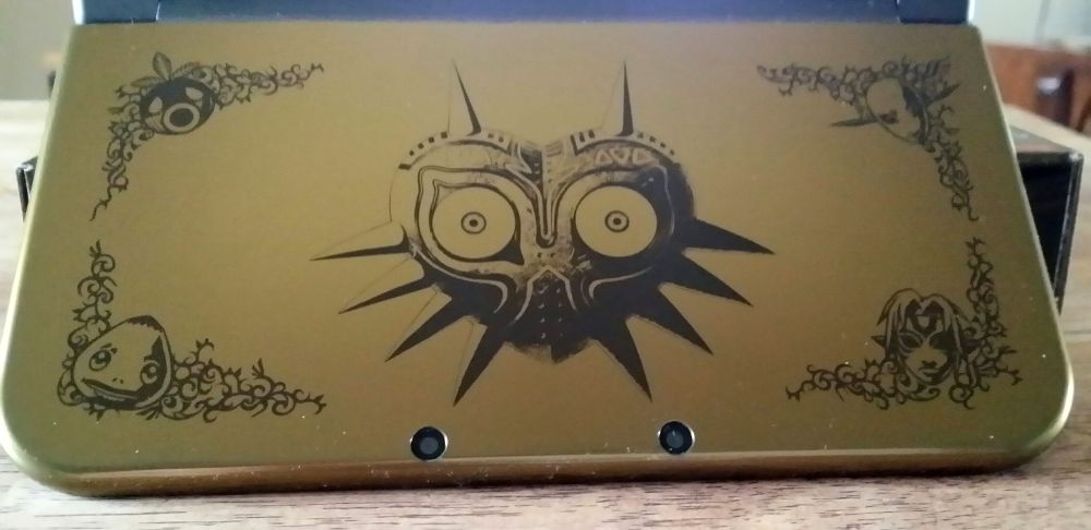 GameStop will have limited units of Majora's Mask New 3DS XL back in ...