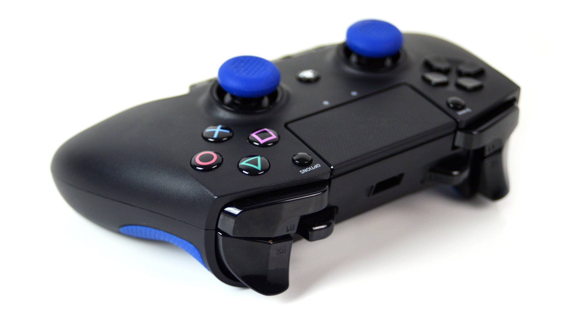 Nacon Revolution Pro 2 Vs Razer Raiju PS4 premium joypad face-off: Razer Raiju vs Nacon Revolution Pro