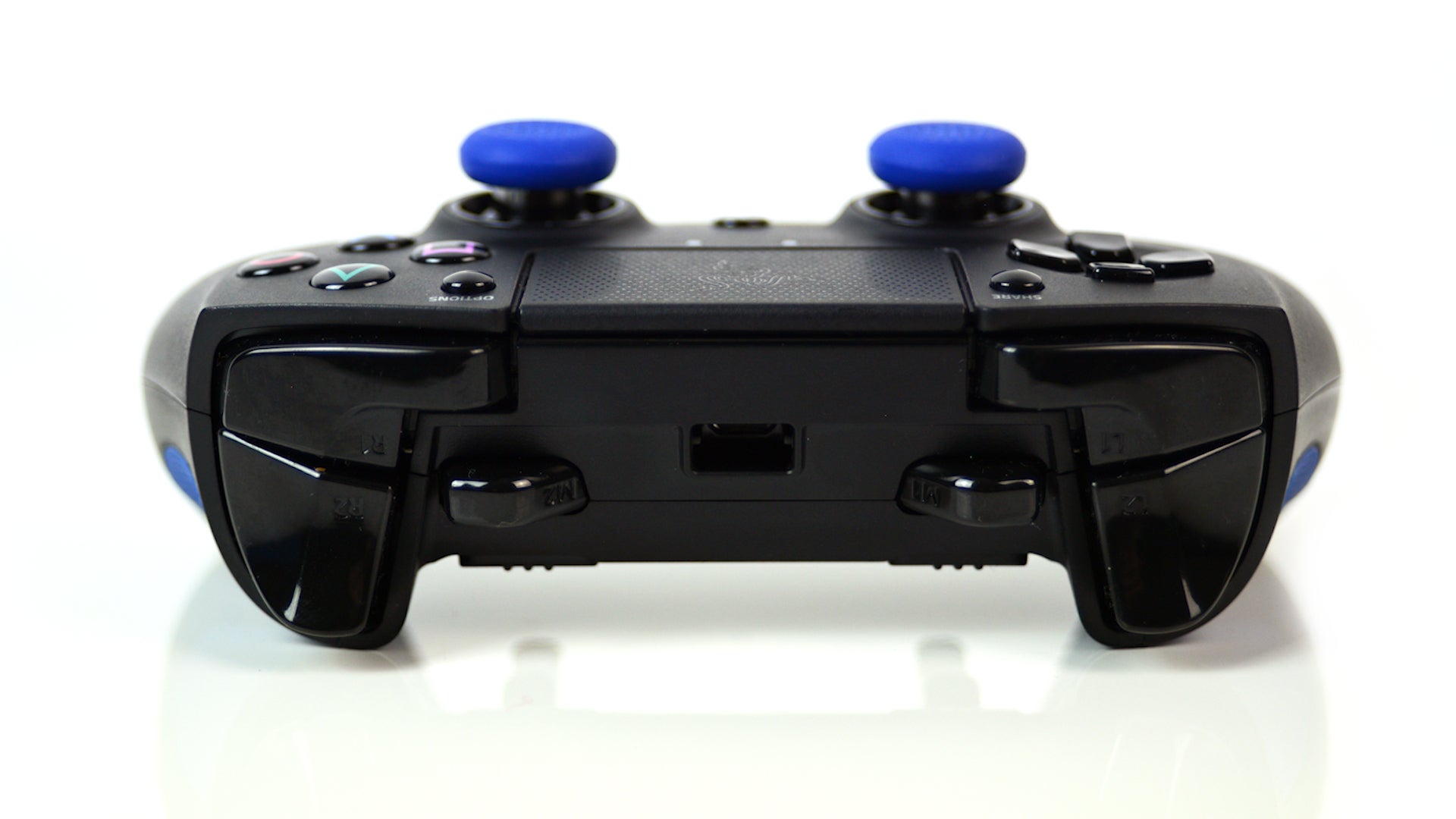 Nacon Revolution Pro 2 Vs Razer Raiju PS4 premium joypad face-off: Razer Raiju vs Nacon Revolution Pro