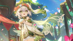 Genshin Impact Nahida build: An anime girl wearing a green dress and a crown of flowers smiles happily in the middle of a marketplace