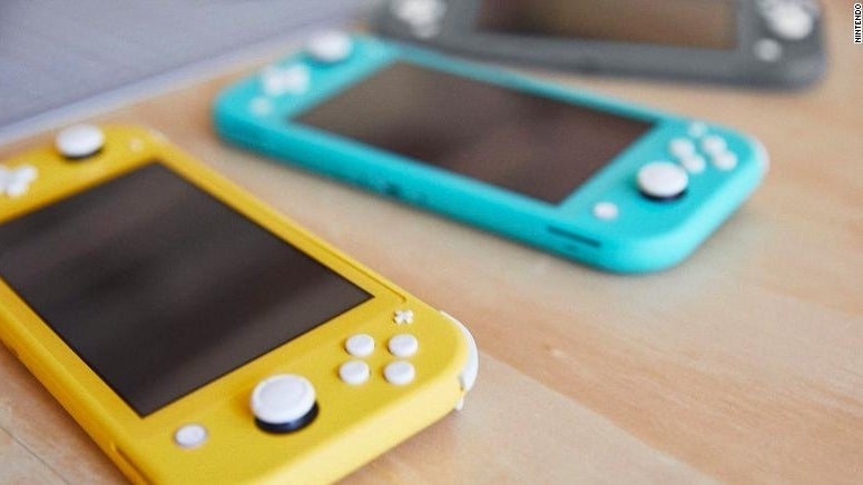 Un video mette a confronto le dimensioni di Switch Lite con quelle