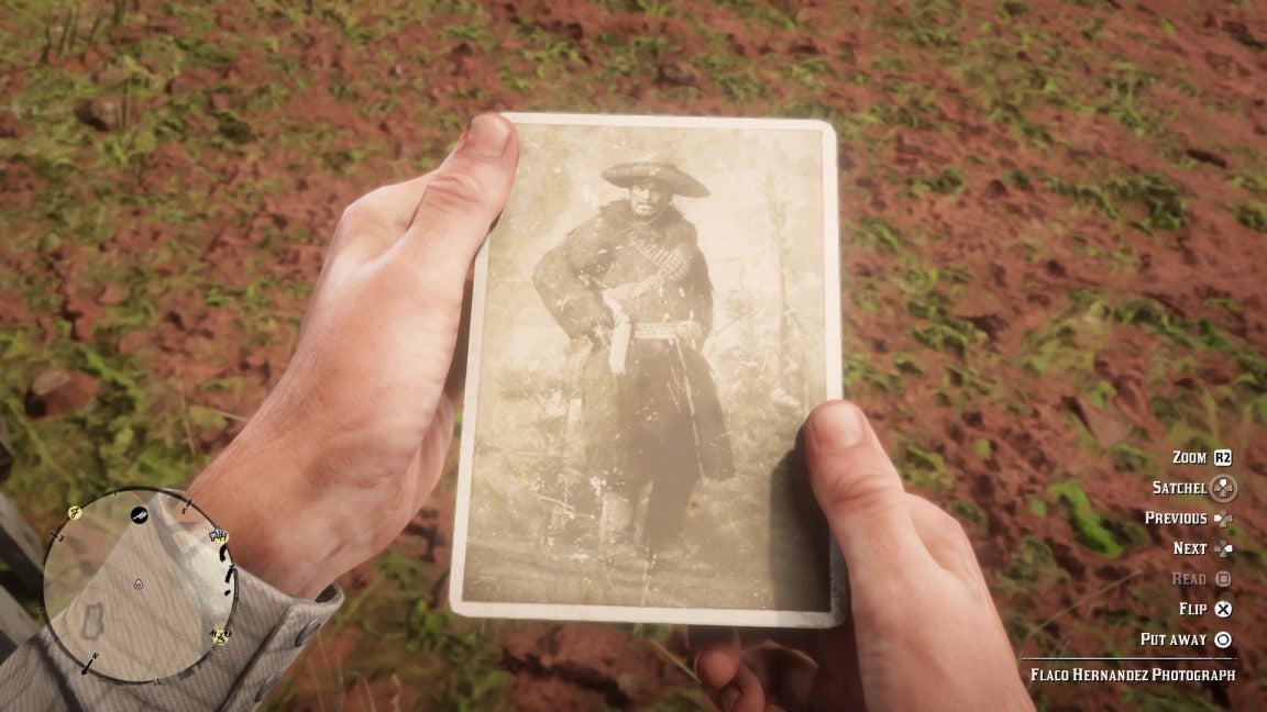 Черно-белая фотография стрелка Флако Эрнандеса в Red Dead Redemption 2.