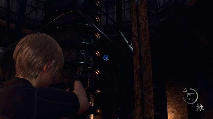 Nad dělem v oblasti Resident Evil 4 visel modrý medaila