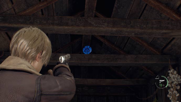 Ein blaues Medaillon in einem Schwein vergossen in Resident Evil 4