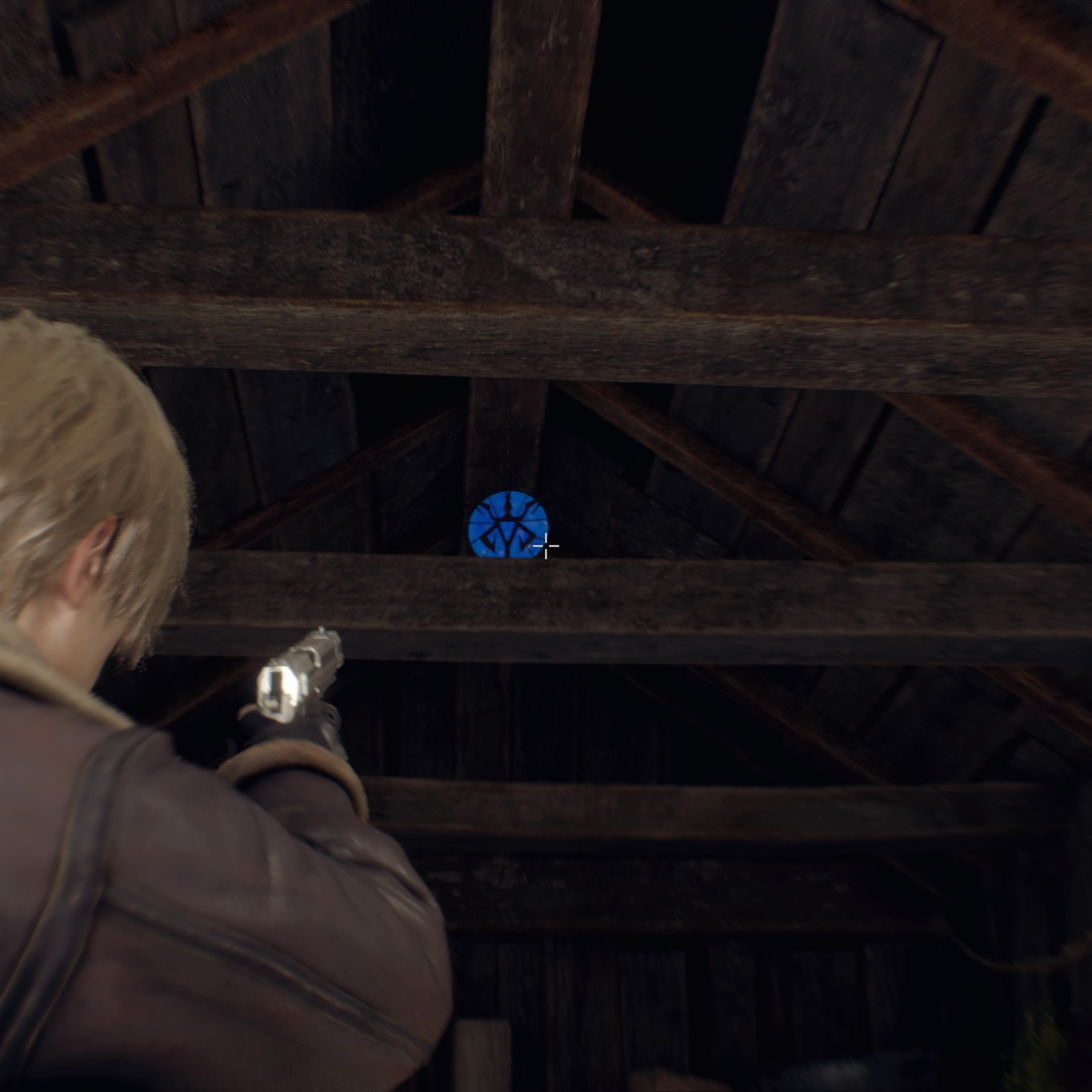 Синие медальоны в resident evil. Синие медальоны в Resident Evil 4 Remake. Resident Evil 4 синие медальоны ферма. Резидент 4 ремейк. Резидент ивел 4 ремейк медальоны на ферме.