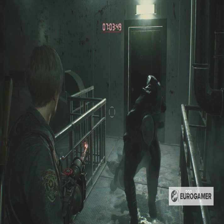 Resident Evil 2 Remake: Fighting Mr. X the Tyrant Boss