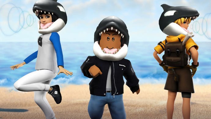 Personagens Roblox usando o acessório de avatar orca faminto que os assinantes de jogos principais podem obter
