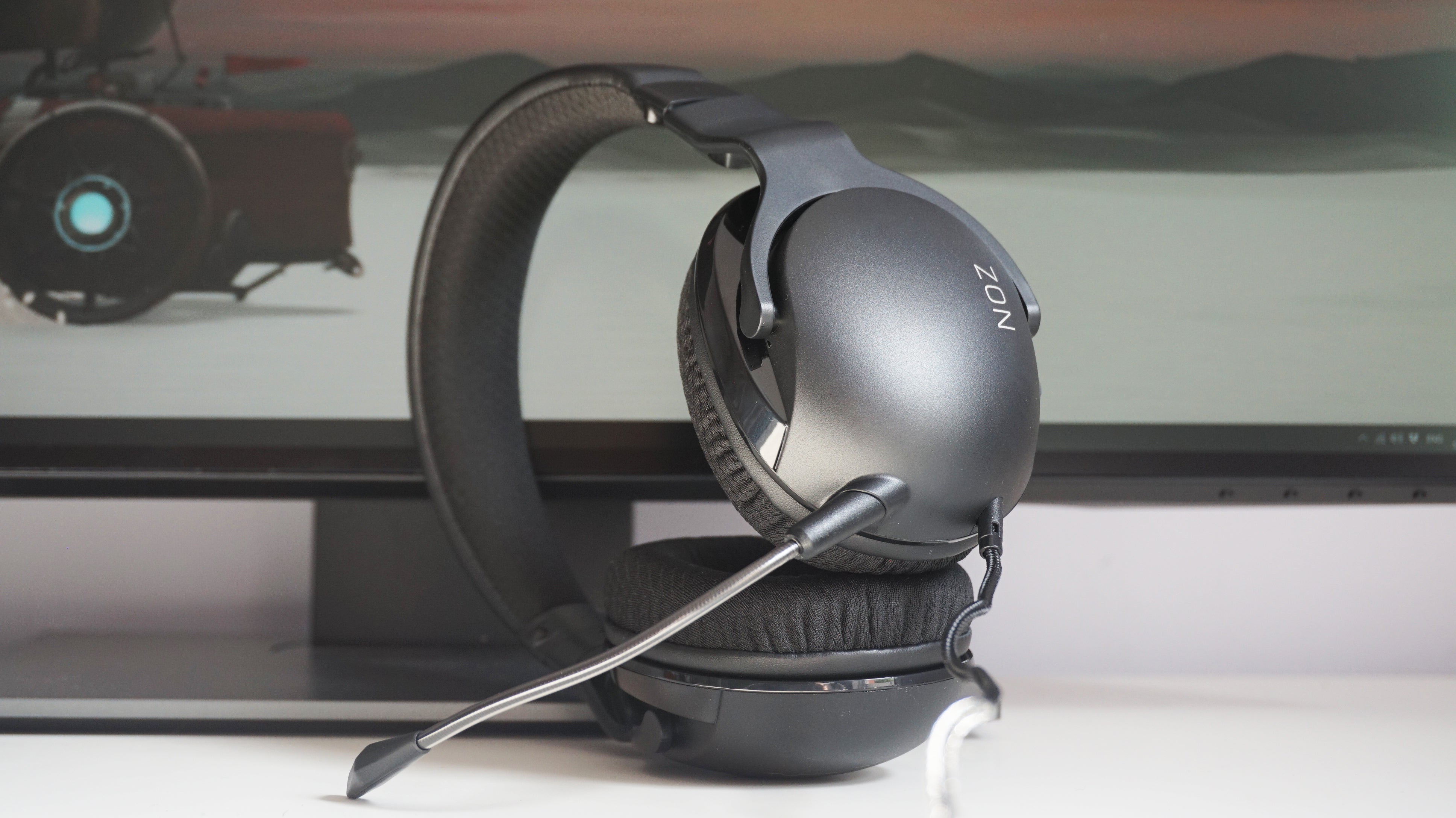 Roccat Noz review An ultralight gaming headset that doesn t carry