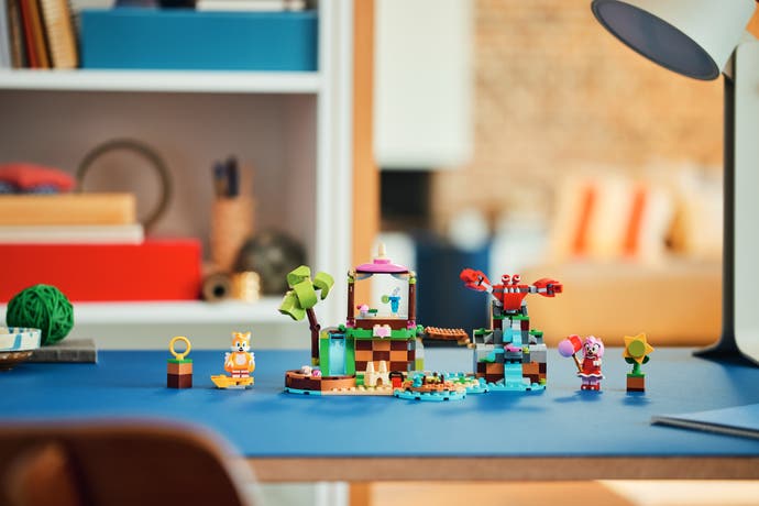 Amy Sonic Lego set