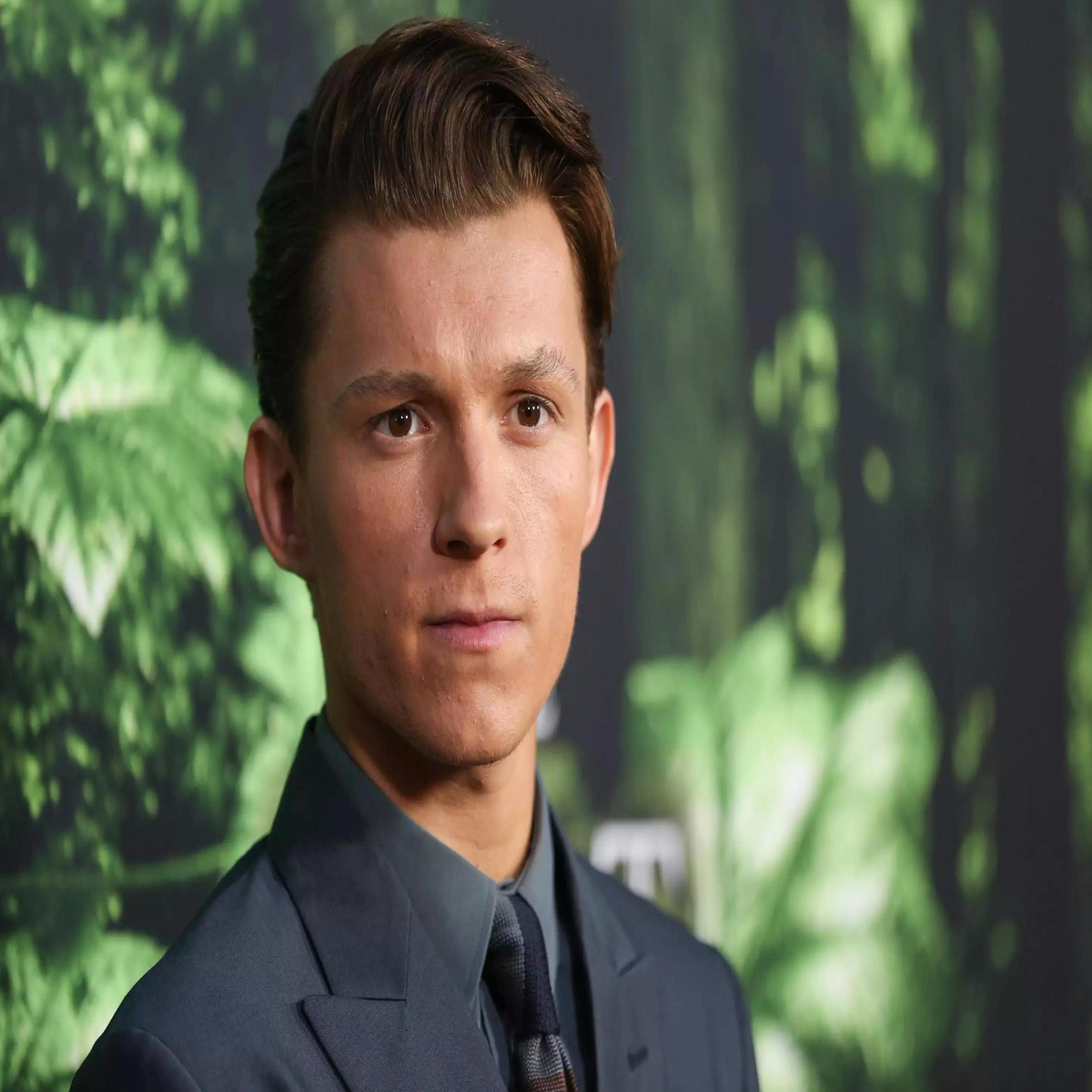 Uncharted Star Tom Holland Shows Off His New Nathan Drake Look