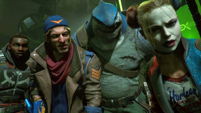 الشخصيات الأربعة الرئيسية في Suicide Squad تقف في صف واحد.