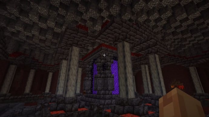 צילום מסך של בניית רכזת Minecraft