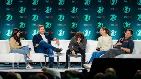 Watch the Twilight cast's reunion in Seattle for ECCC 2024