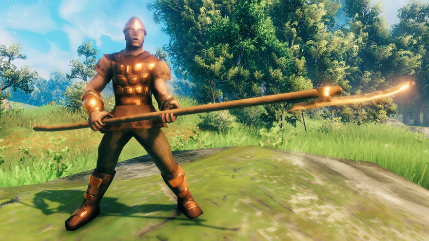Screenshot Valheim obrazovky hráče oblečeného v plném bronzovém brnění, který ovládá bronzový atgeir